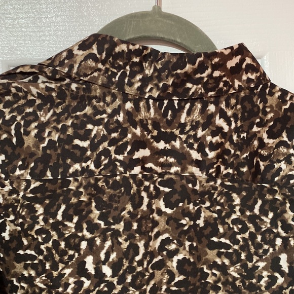 Westbound petite small animal print blouse.   Mint condition. - Picture 6 of 6